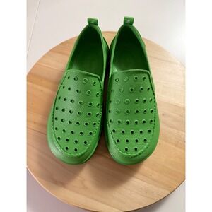 Sanuk Green Water Shoes Slip On Casual Loafers Kids Size 6 Women's 7.5